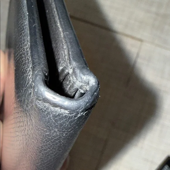 CHANEL Black Leather Bifold Wallet Authentic 2004 Collection EUC Box,Bag - Picture 8 of 17